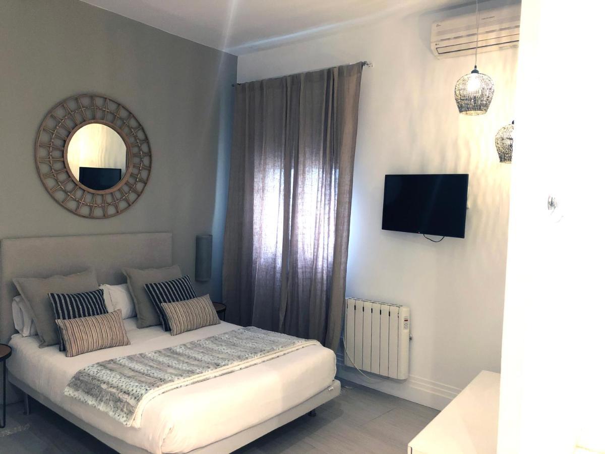 Six Rooms Plaza Mayor Madrid Exterior foto
