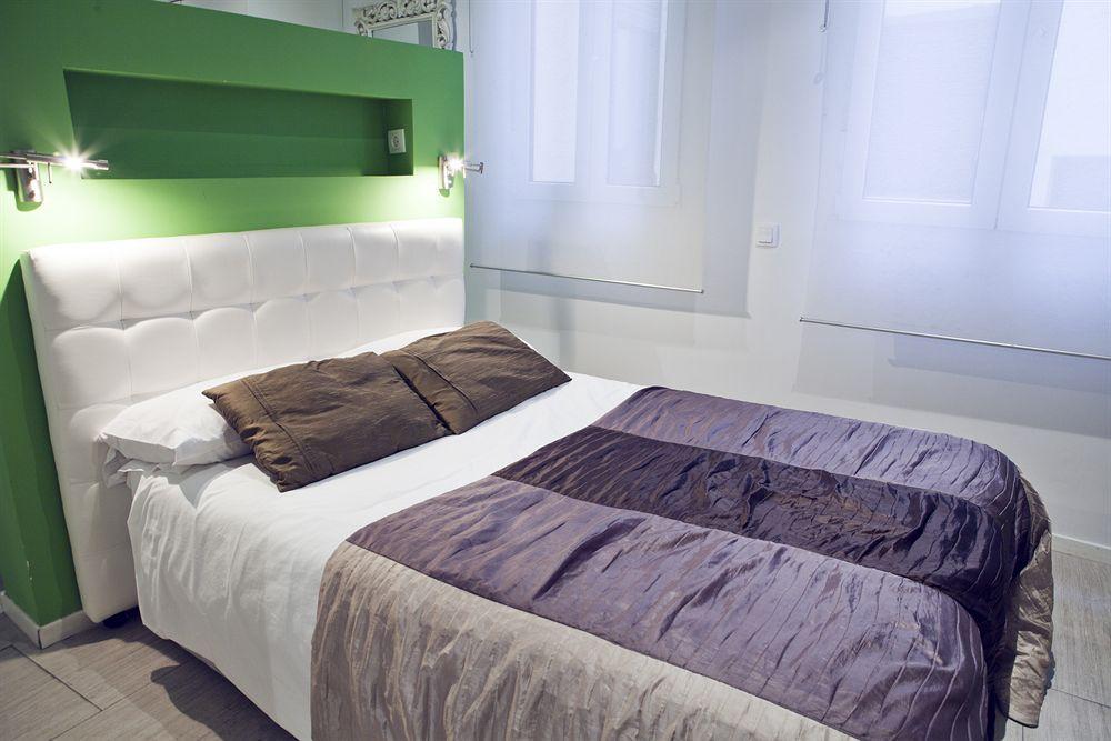 Six Rooms Plaza Mayor Madrid Exterior foto